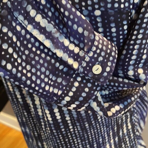 Nine West Jeans shades of blue dot pattern wrap front under tank blouse. Small. - Picture 6 of 7